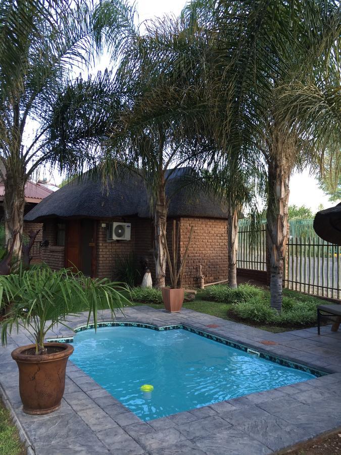 Country Lodge Upington Zewnętrze zdjęcie