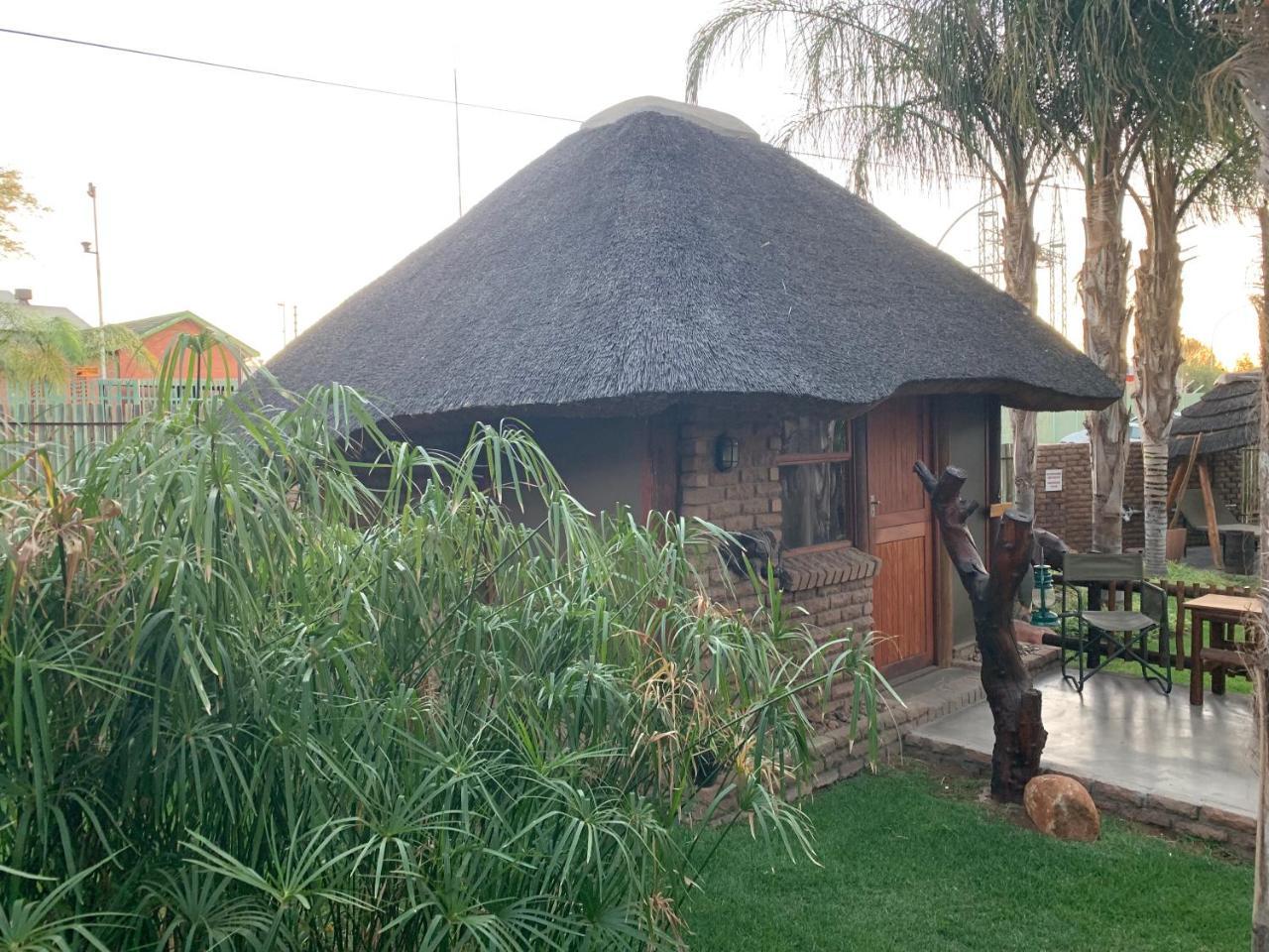Country Lodge Upington Zewnętrze zdjęcie